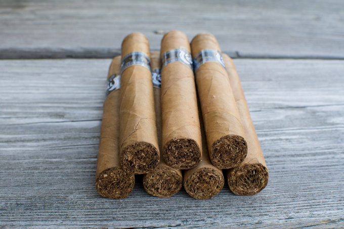 tobacco cigars